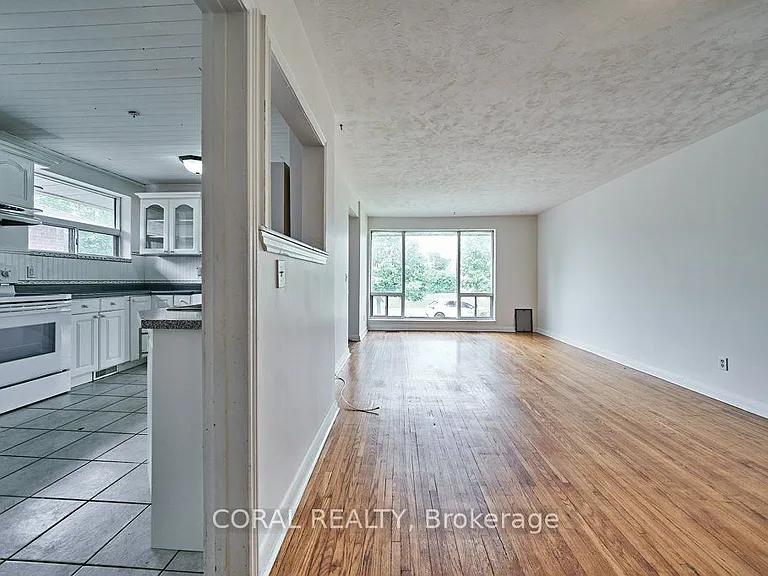 213 Cabot St — Photo 12