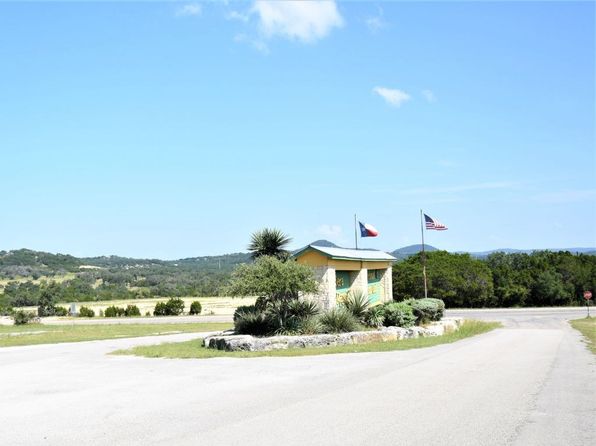 278 Canyon Dr, Bandera, TX 78003