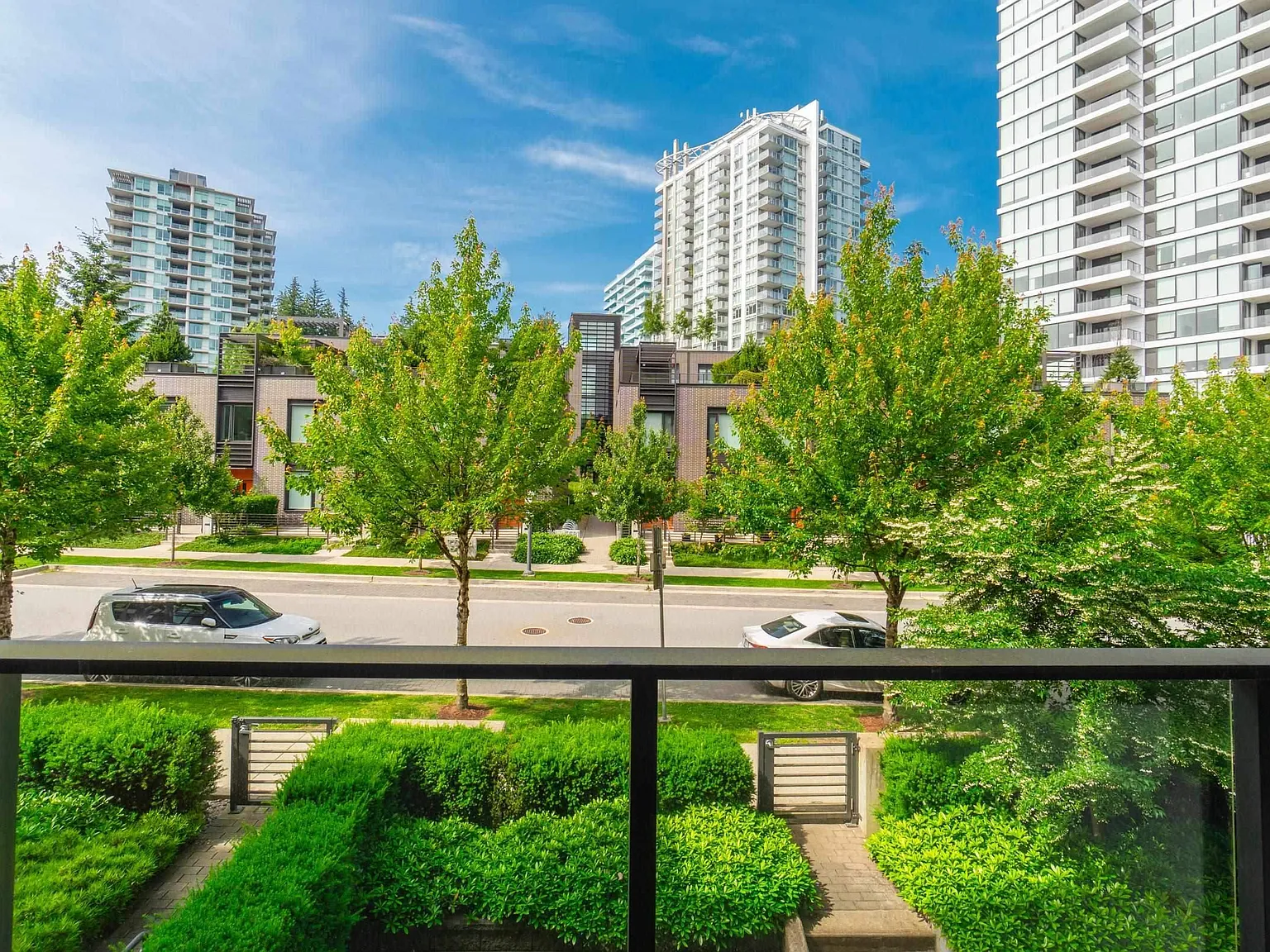 2 bed, 900 sqft, $3,800 — Photo 3