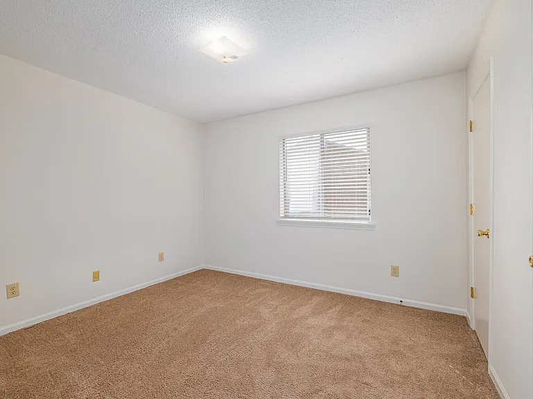 3703 Southborough Rd #16C — Photo 7