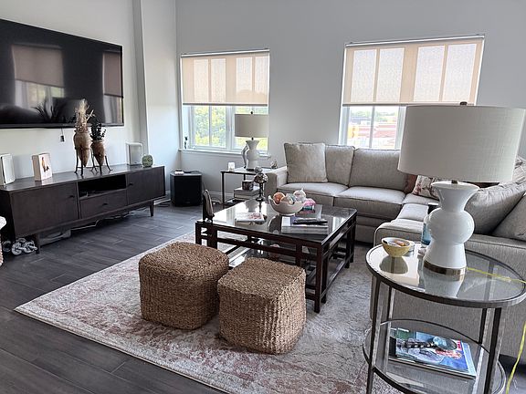 5th image of 721 Governor Morrison St Unit 606