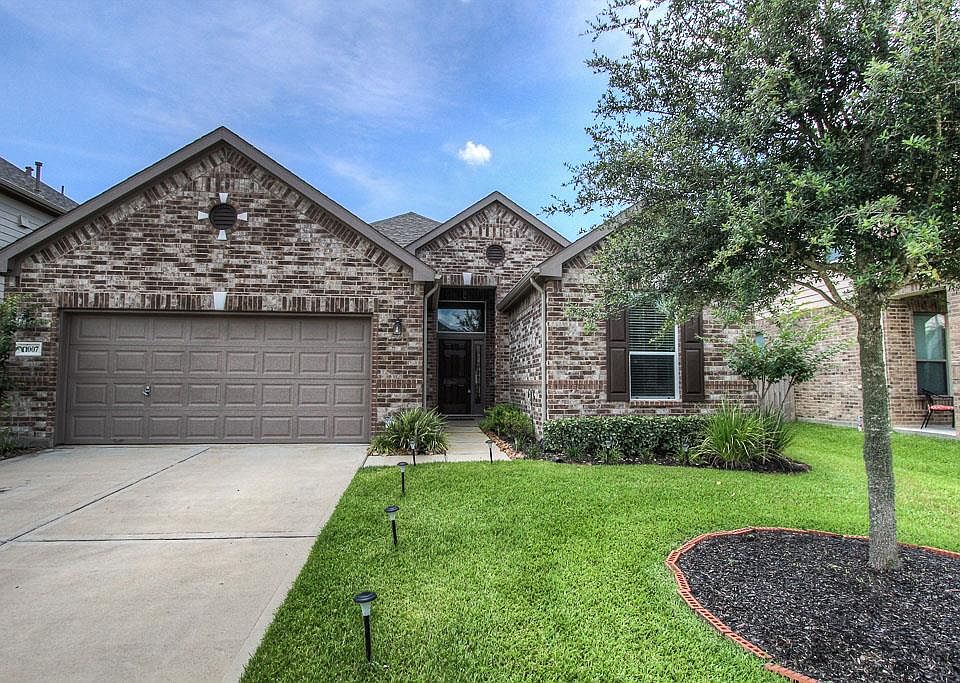 1st image of 11007 Avery Oaks Ln