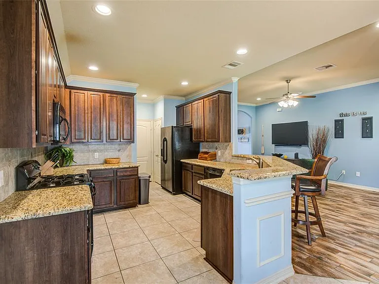 1511 Andrews St — Photo 18