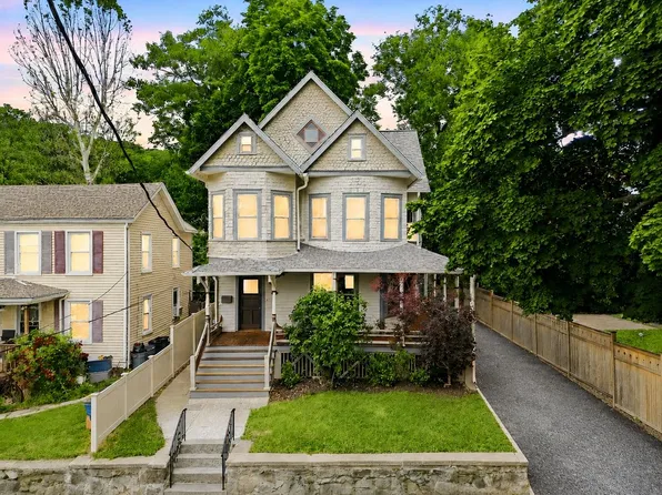 834 John St, Peekskill, NY 10566