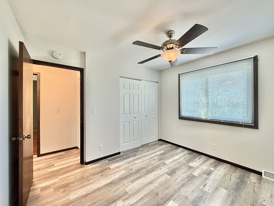 1st image of 117 York Rd #2