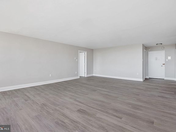 4th image of 50 Belmont Ave APT 701