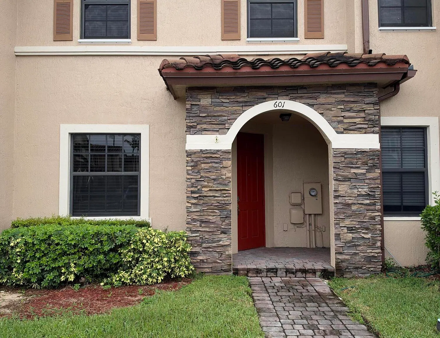 3 bed, 2.5 bath, 1432 sqft, $2,350 — Photo 1
