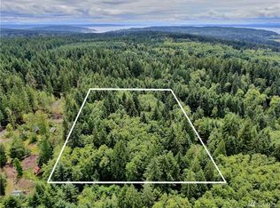 2 Log Cabin Rd, Clinton, WA 98236