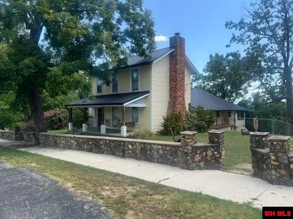 339 Valley St, Yellville, AR 72687