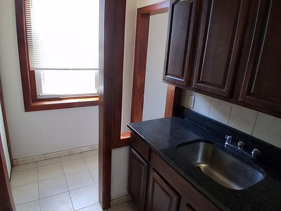 3rd image of 5851-57 N Camac St #5
