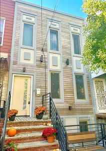 12-14 30th Dr #2, Astoria, NY, 11102