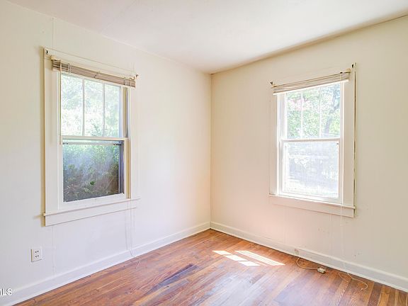 11th image of 2346 Carolina Ave
