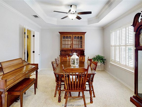 5th image of 709 Dover Dr