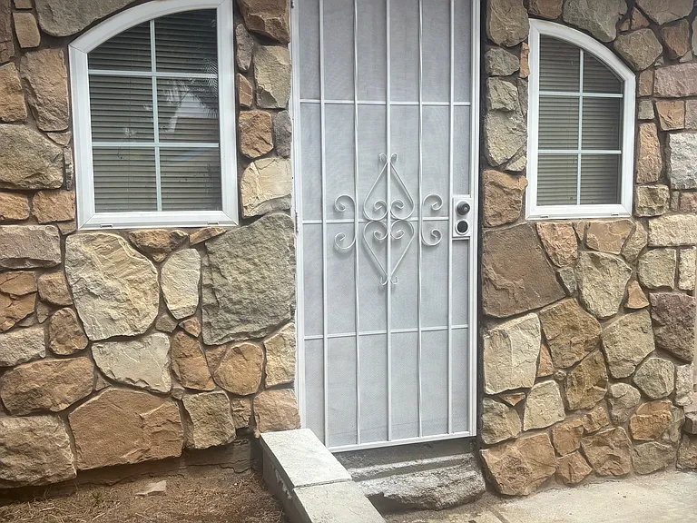 6769 N Constance Ave — Photo 15