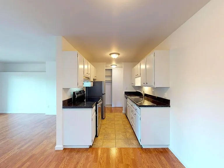 2220 Minor Apartments — Photo 7