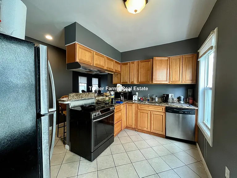 25 Sudan St #1R — Photo 6