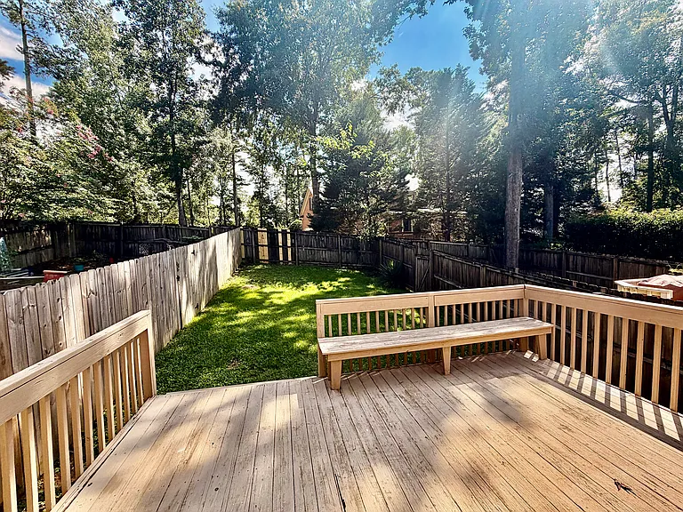 606 Crown Point Dr — Photo 10