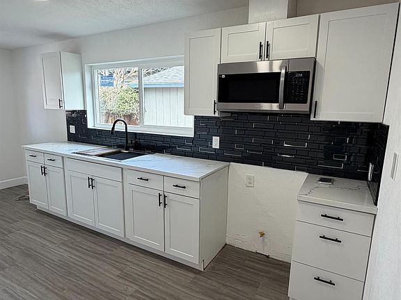 3rd image of 122 E 11th St