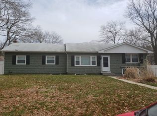 231 Maple St, Medford, NY 11763