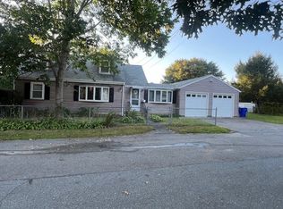 3 Maple St, Bourne, MA 02532