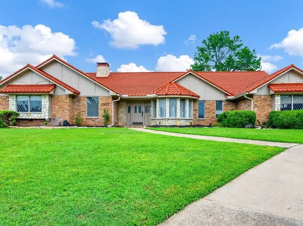 1307 Cherry Hill Ct, Mansfield, TX 76063