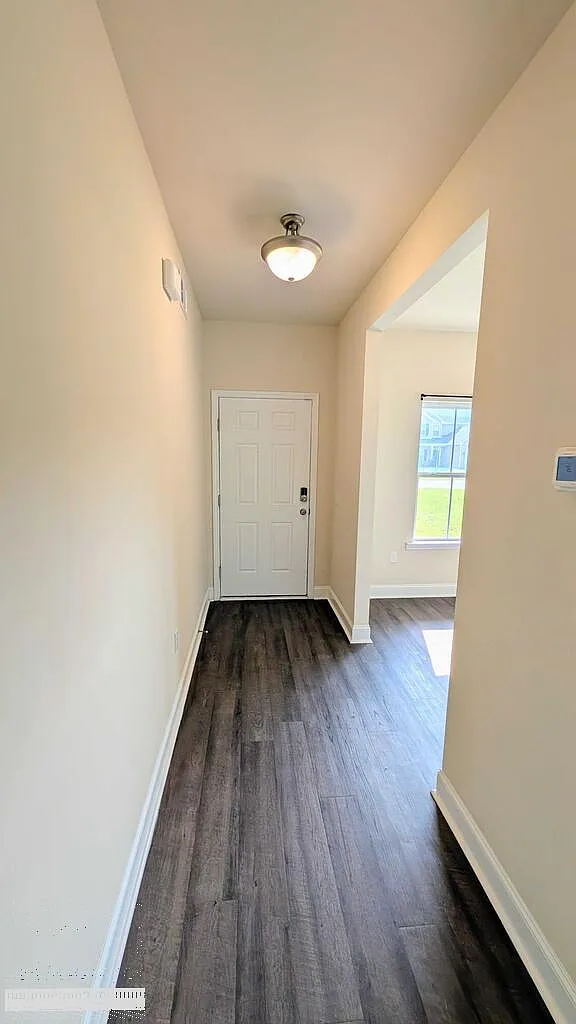 3 bed, 2.5 bath, 1611 sqft, $1,995 — Photo 2