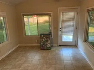 205 Hollins Rd — Photo 17