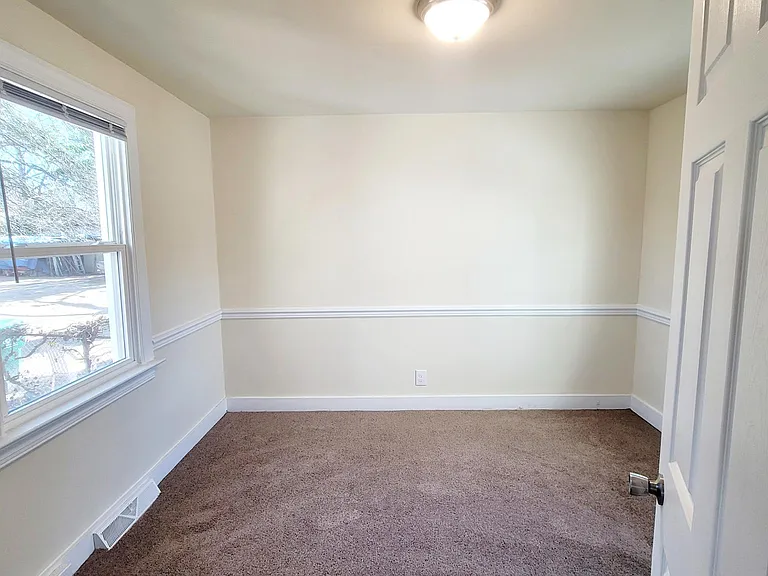 3811 Larry St — Photo 9