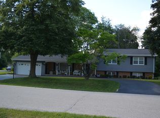 2520 W Michael Dr, Glendale, WI 53209