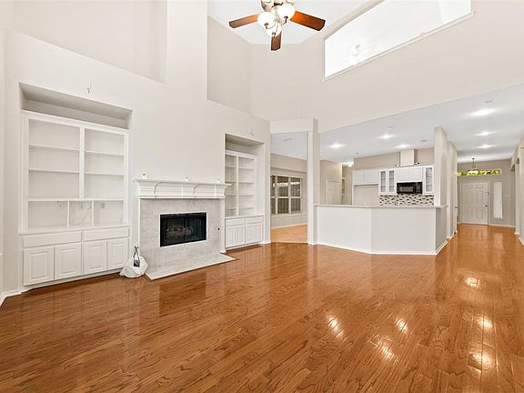 2nd image of 3120 Golden Springs Dr