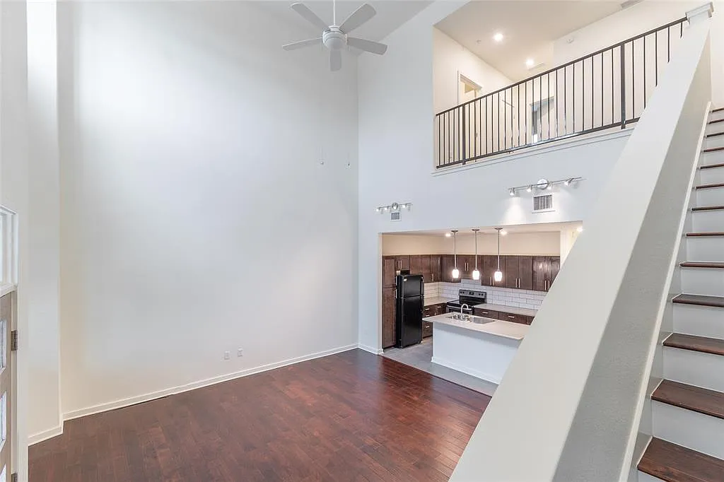 6700 Menchaca Rd — Photo 1