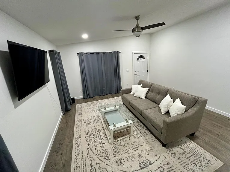 1504 A St — Photo 3