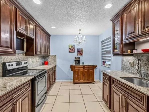 2433 Fiddleleaf Avenue, Coconut Creek, FL 33063