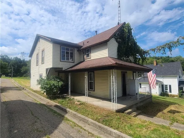 216 Gordon St, Bowerston, OH 44695