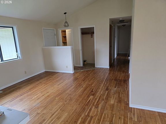 3rd image of 557 S 44th St