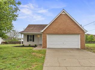1626 Jo Ann Dr, La Vergne, TN 37086