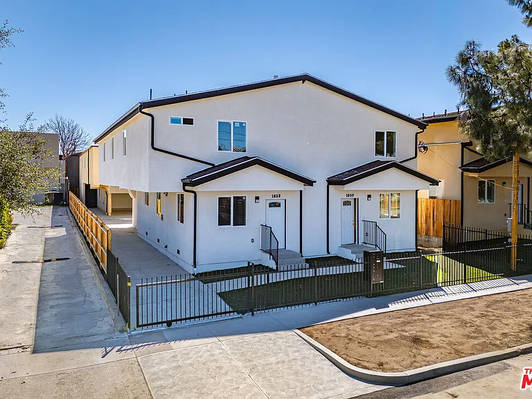 1640 Murchison St — Photo 3