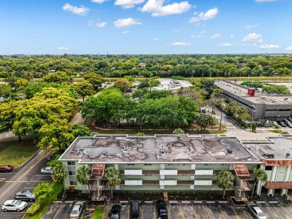 5935 Del Lago Circle #202, Sunrise, FL 33313