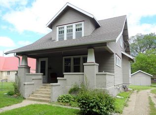 706 Locust St, Yankton, SD 57078