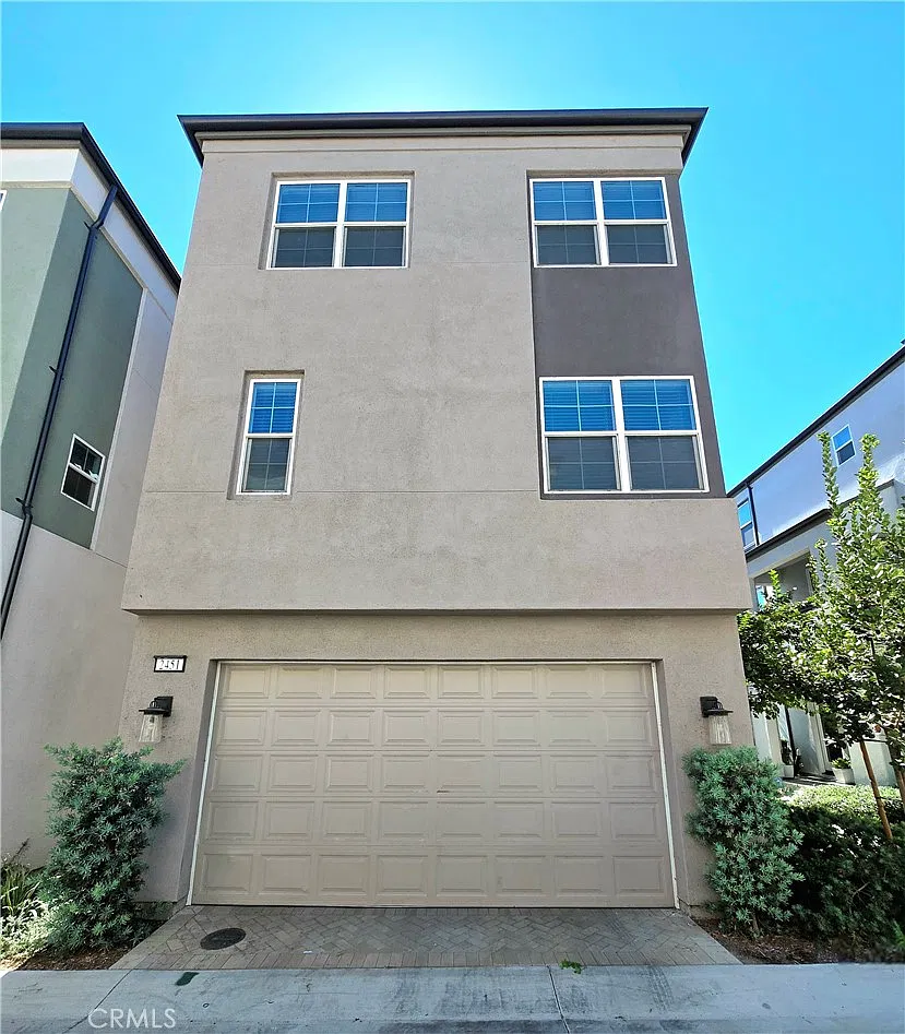 2451 Hyde Paseo — Photo 1