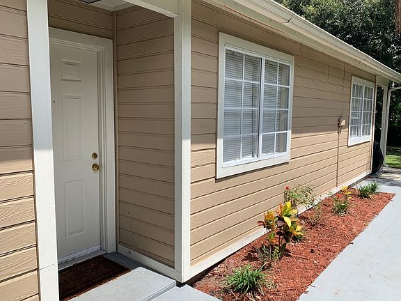 3rd image of 729 Ashley Ln