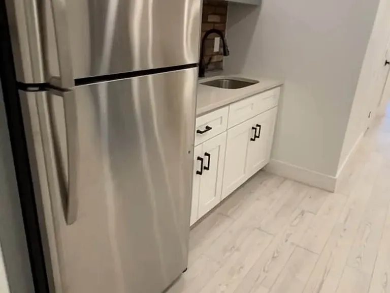 827 Gates Ave #1 — Photo 15