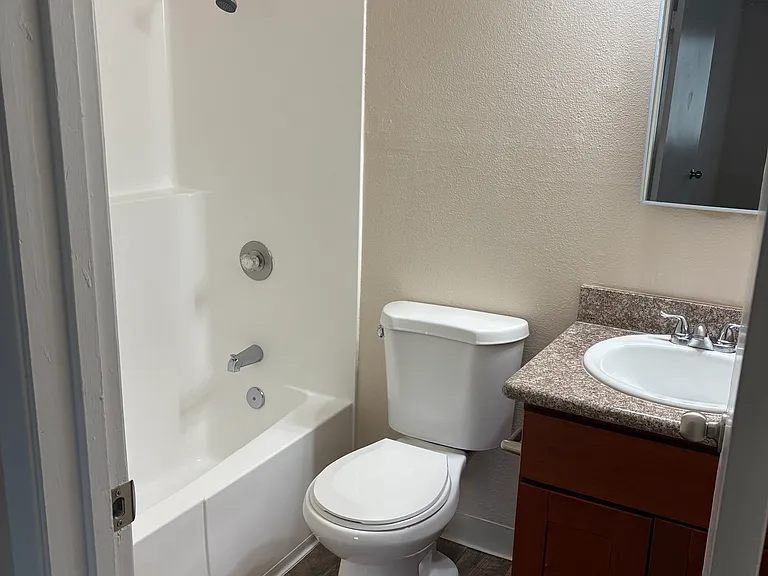 Coyle Creek Apartments — Photo 22