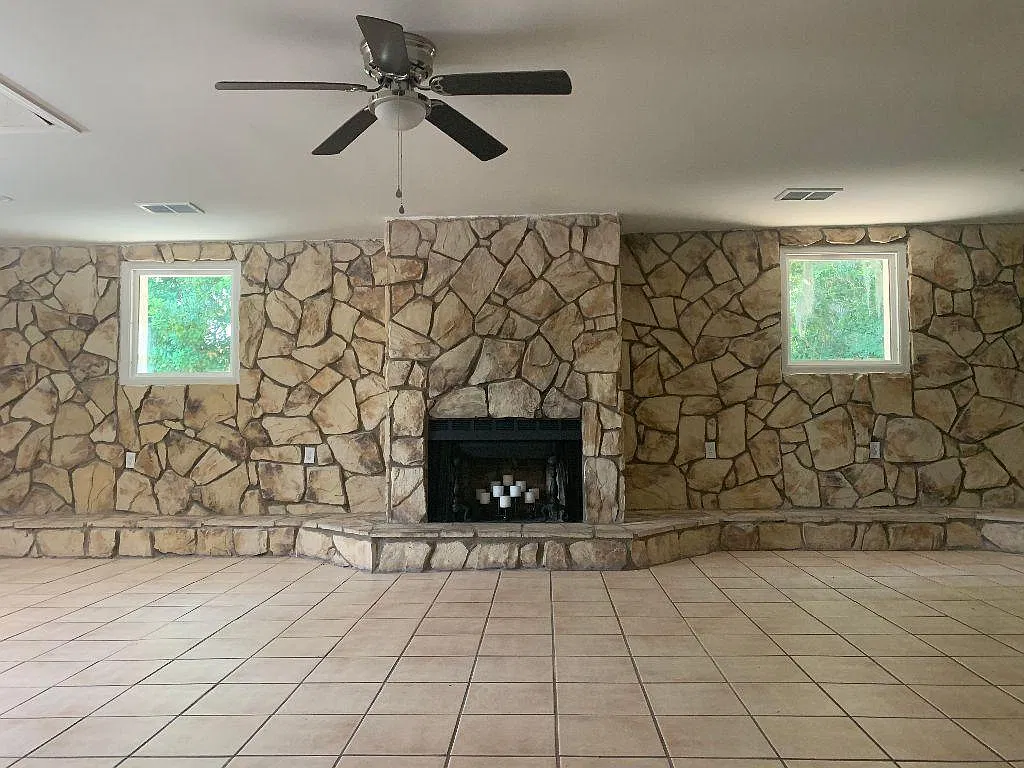 1117 Neck Rd — Photo 4