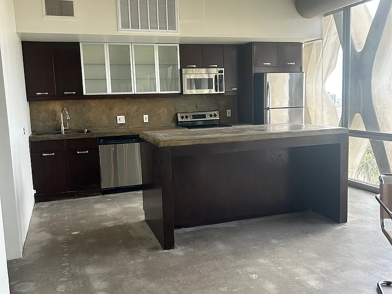 2404 Wilshire Blvd #10B — Photo 9