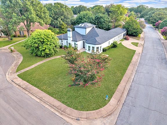 3rd image of 1718 Beaver Creek Cir