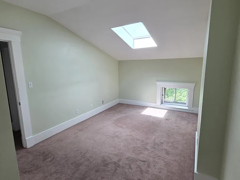 122 E Oak St #2 — Photo 7