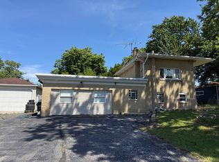 16125 Forest Ave, Oak Forest, IL 60452