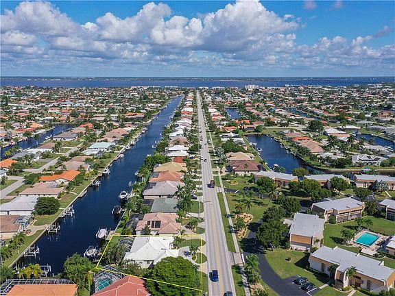 4th image of 1087 Bal Harbor Blvd