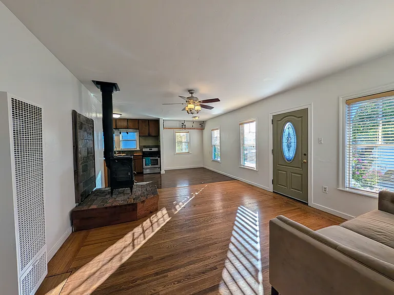 934 Bush St — Photo 4